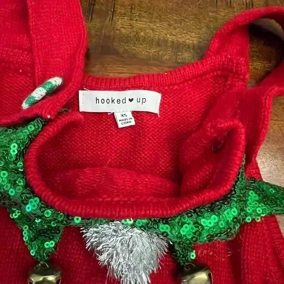 Christmas Jumper and Santa Hat - Picture 3 of 10